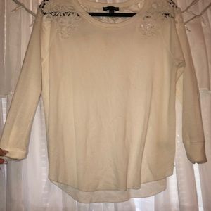 american eagle sweater w lace detailing